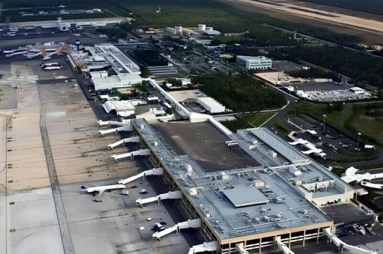 IT-ANÁLISIS: Aceleran obras en Aeropuerto Cancún para atender demanda mundialista